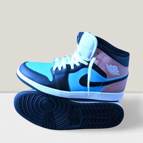 Hand-Painted Nike Air Force Sneakers – Baby Blue Custom Design - Picture 4 of 4